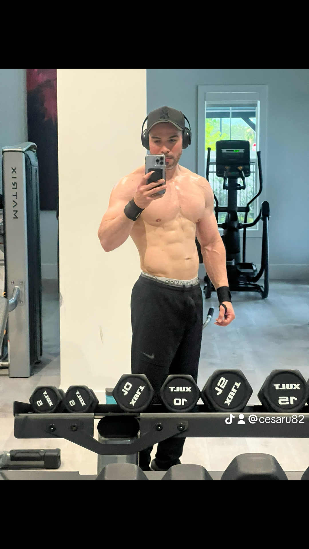 César Ugas, coach fitness y fundador de UGAS